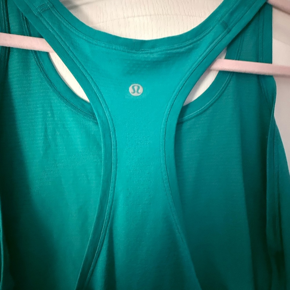 Green lululemon tank - Picture 3 of 3